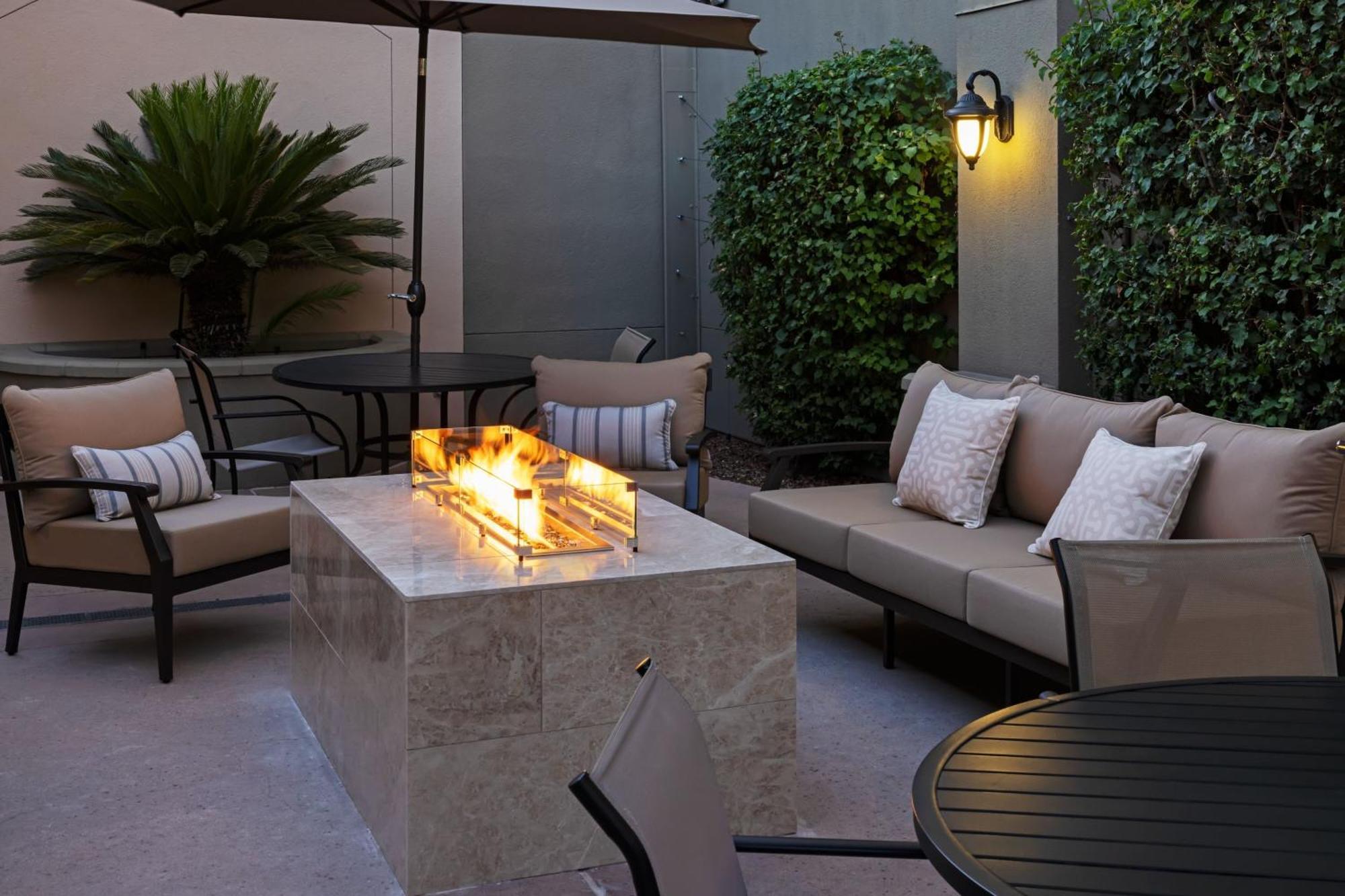 Hotel Courtyard By Marriott Baldwin Park Zewnętrze zdjęcie